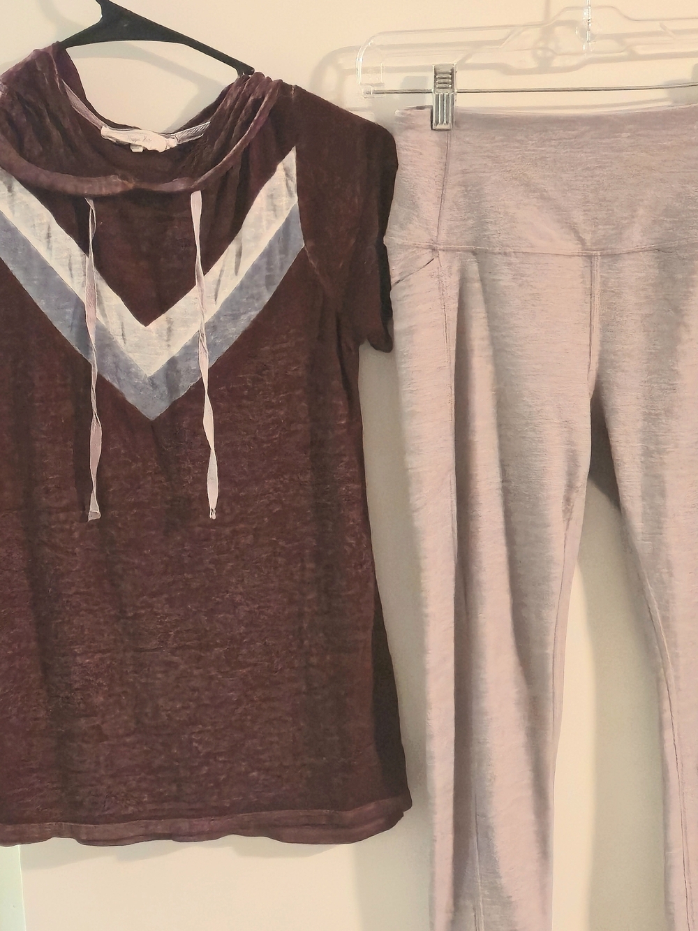 Hippie Rose Maroon Chevron Short-Sleeve Top Victoria Secret Light Mauve Leggings